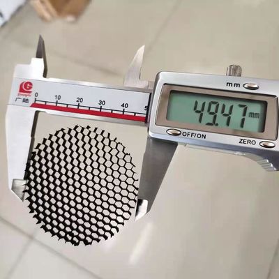 Lưới tổ ong kích thước ô 3.2mm cho đèn LED chống chói