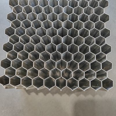 Hai mảnh loại nhựa nhựa nhựa dùng trong các rào cản thử nghiệm va chạm có thể biến dạng