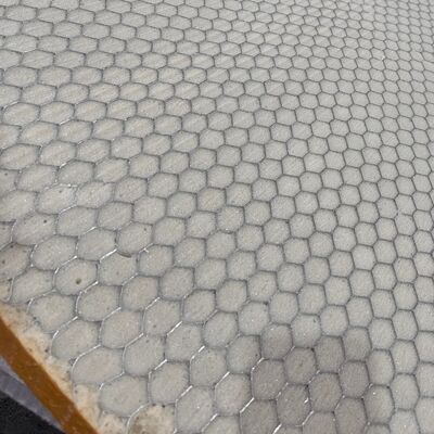Hạt nhôm Honeycomb Core có thể được lấp đầy với vật liệu bọt mật độ trung bình và thấp cao