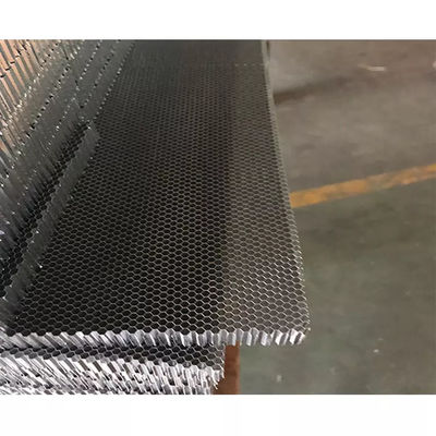 Kích thước tiêu chuẩn 1220 * 2440mm Hạt nhôm Honeycomb cho ngành công nghiệp xây dựng