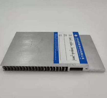 Phân đồ nhựa hàn 4x8 cho tàu hỏa quân sự dầu nổi